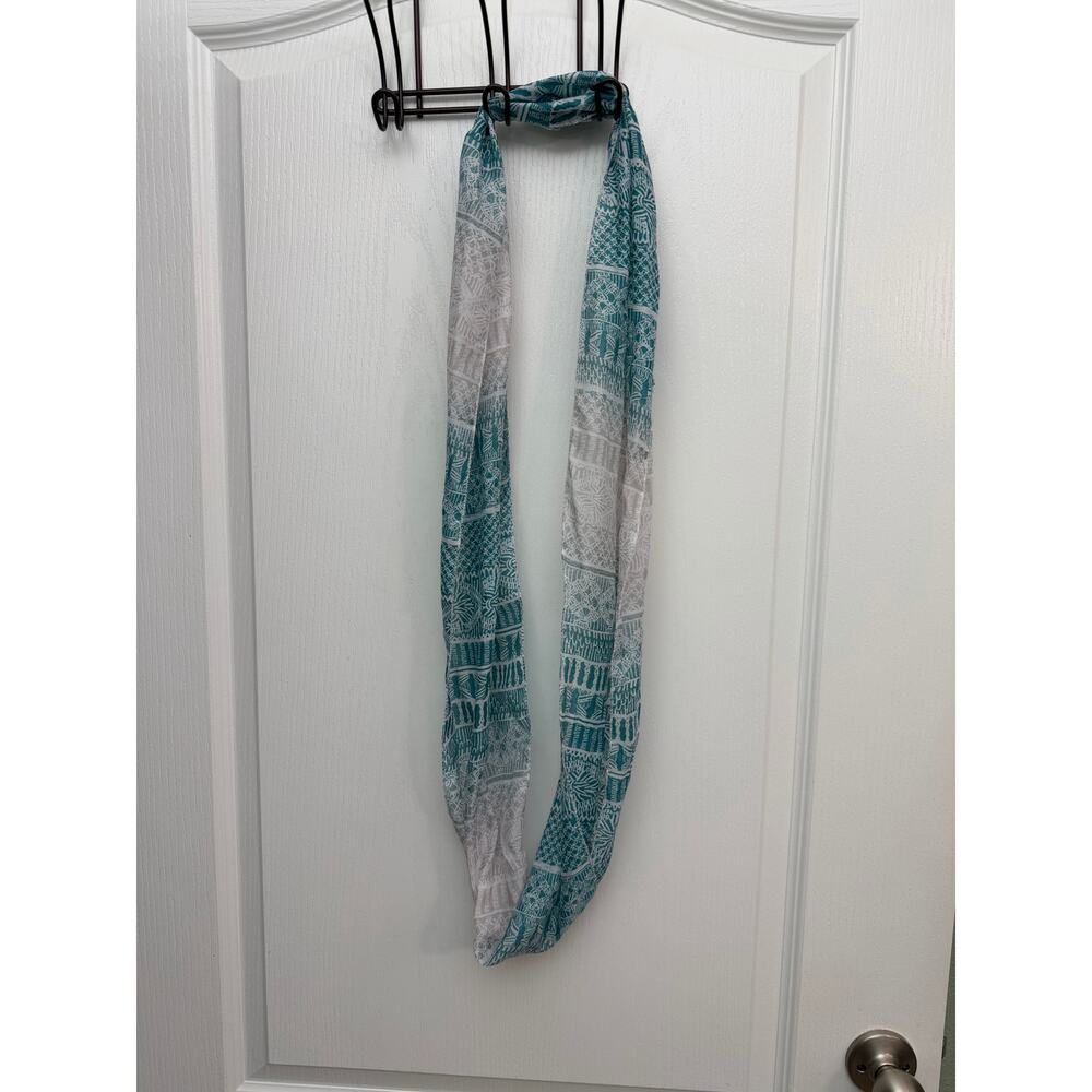 Teal & White Lightweight Patterned Scarf Wrap